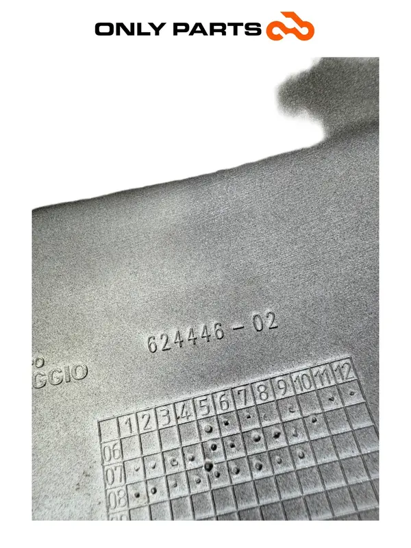 Rear right side cowl grey 624446 Piaggio MP3 250 2009 — 3