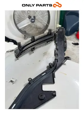 OWIEWKA BOCZNA TYLNA LEWA KYMCO PEOPLE S 300 2021 Kymco People S 300cc 2021 Grigio używana — prawdziwe zdjęcie 10