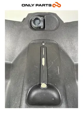 Wewnętrzna osłona nóg kompletna Piaggio MP3 250 2009 (patrz uszkodzenie zaczepów) Piaggio MP3 250cc 2009 Grigio używana — prawdziwe zdjęcie 9
