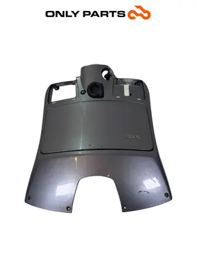 Carena retroscudo Piaggio Vespa GT 200cc 2003 Viola de segunda mano — foto real 2
