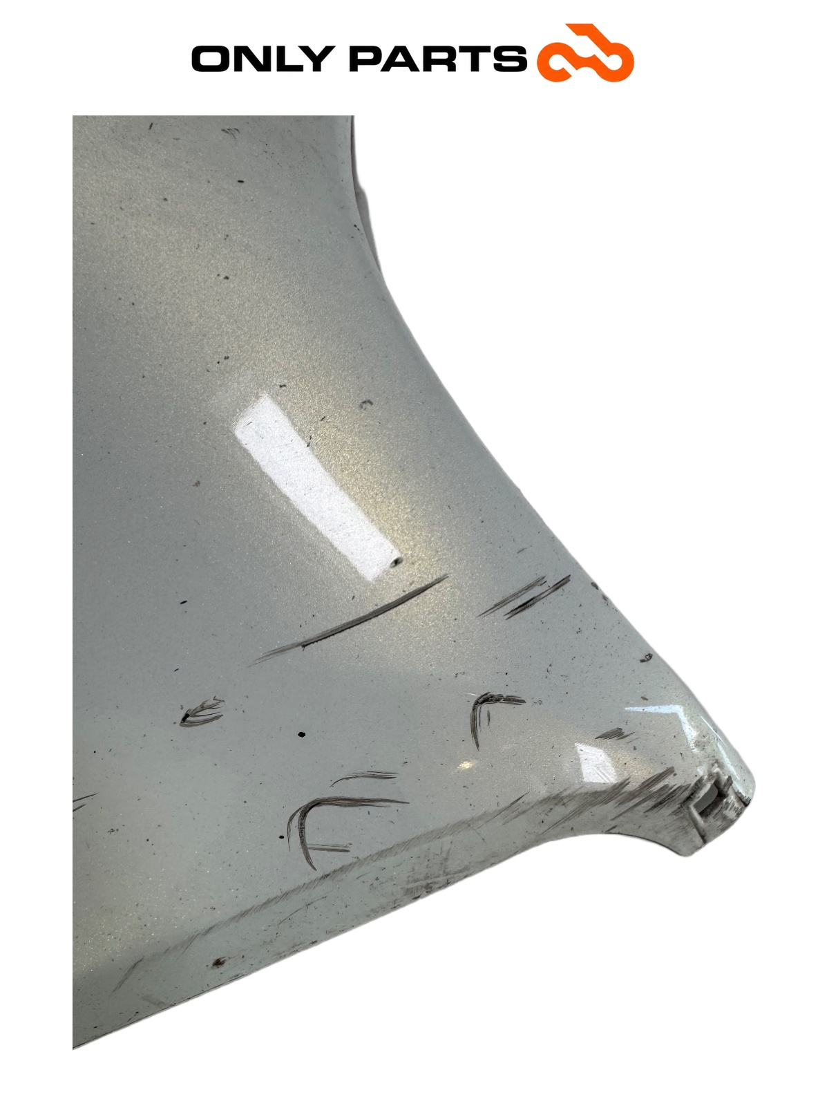 CARENAGEM INFERIOR ESTRIBO DIREITA SUZUKI BURGMAN 650 2010 — 3