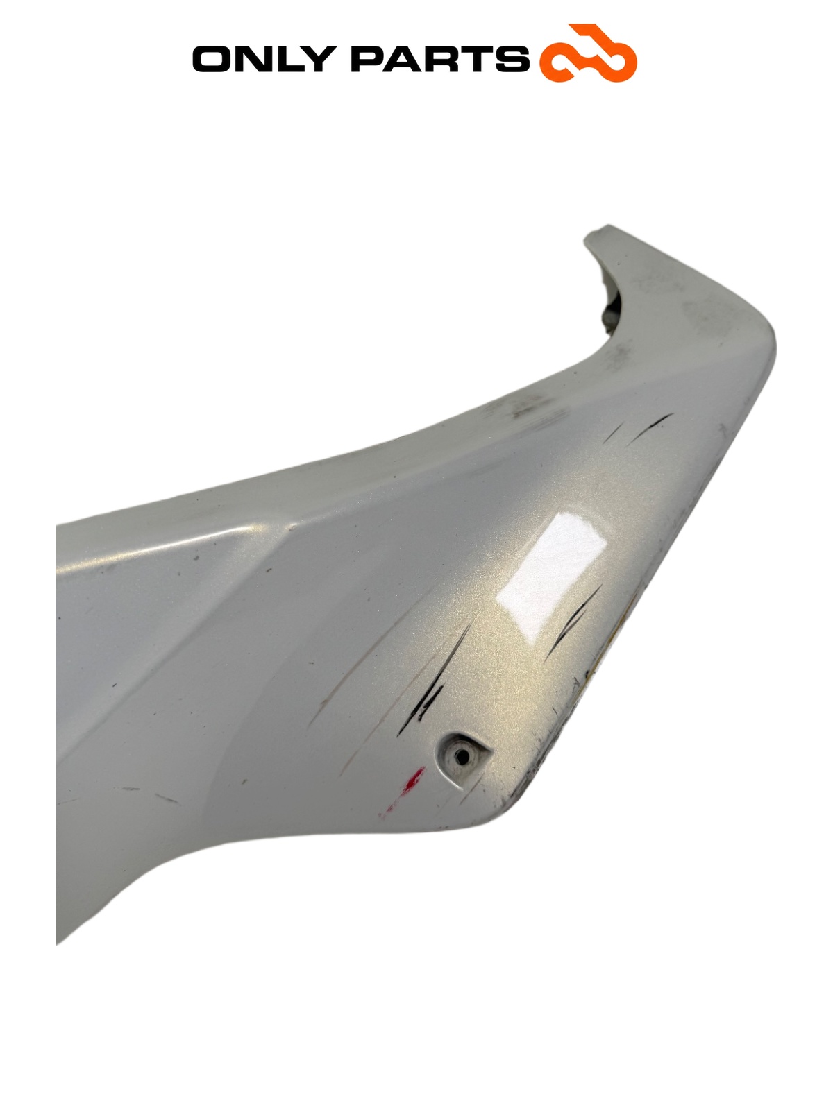 CARENAGEM INFERIOR ESTRIBO DIREITA SUZUKI BURGMAN 650 2010 — 5
