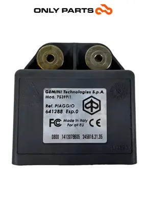 Used Seat and trunk opening control module Piaggio MP3 250 2009 Piaggio MP3 250cc 2009 Grigio — real photo 1