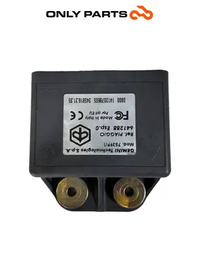 Used Seat and trunk opening control module Piaggio MP3 250 2009 Piaggio MP3 250cc 2009 Grigio — real photo 4