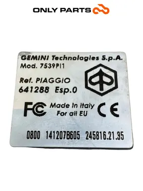 Used Seat and trunk opening control module Piaggio MP3 250 2009 Piaggio MP3 250cc 2009 Grigio — real photo 8