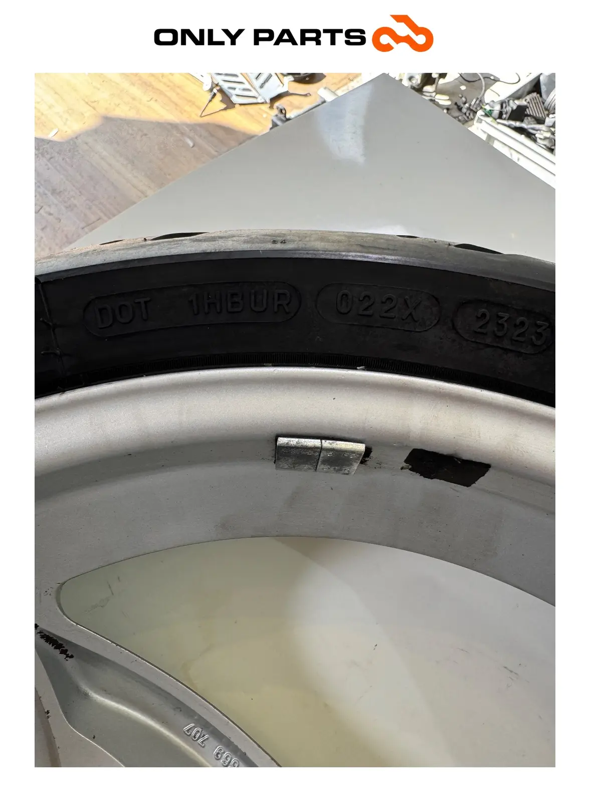ACHTERVELG ENKELZIJDIGE SWINGARM BMW F 650 CS 2001 BMW F 650 CS 2001 Grigio tweedehands — echte foto 13