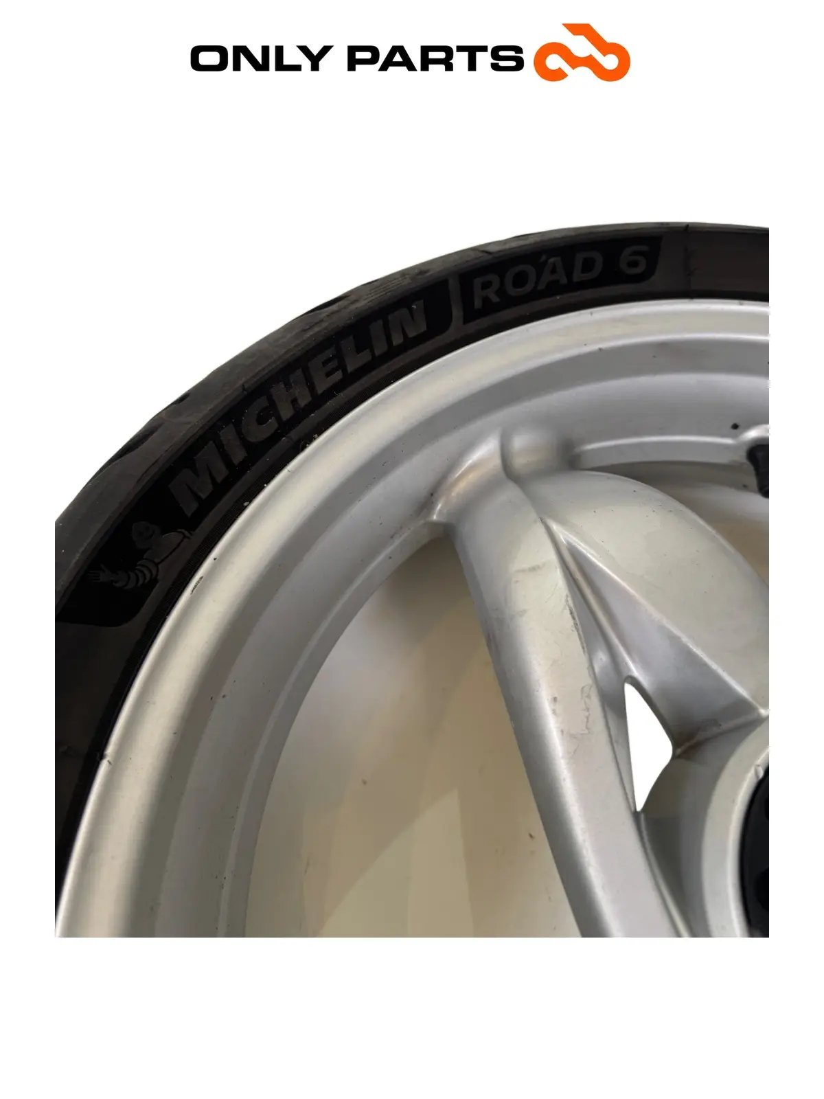 ACHTERVELG ENKELZIJDIGE SWINGARM BMW F 650 CS 2001 BMW F 650 CS 2001 Grigio tweedehands — echte foto 4