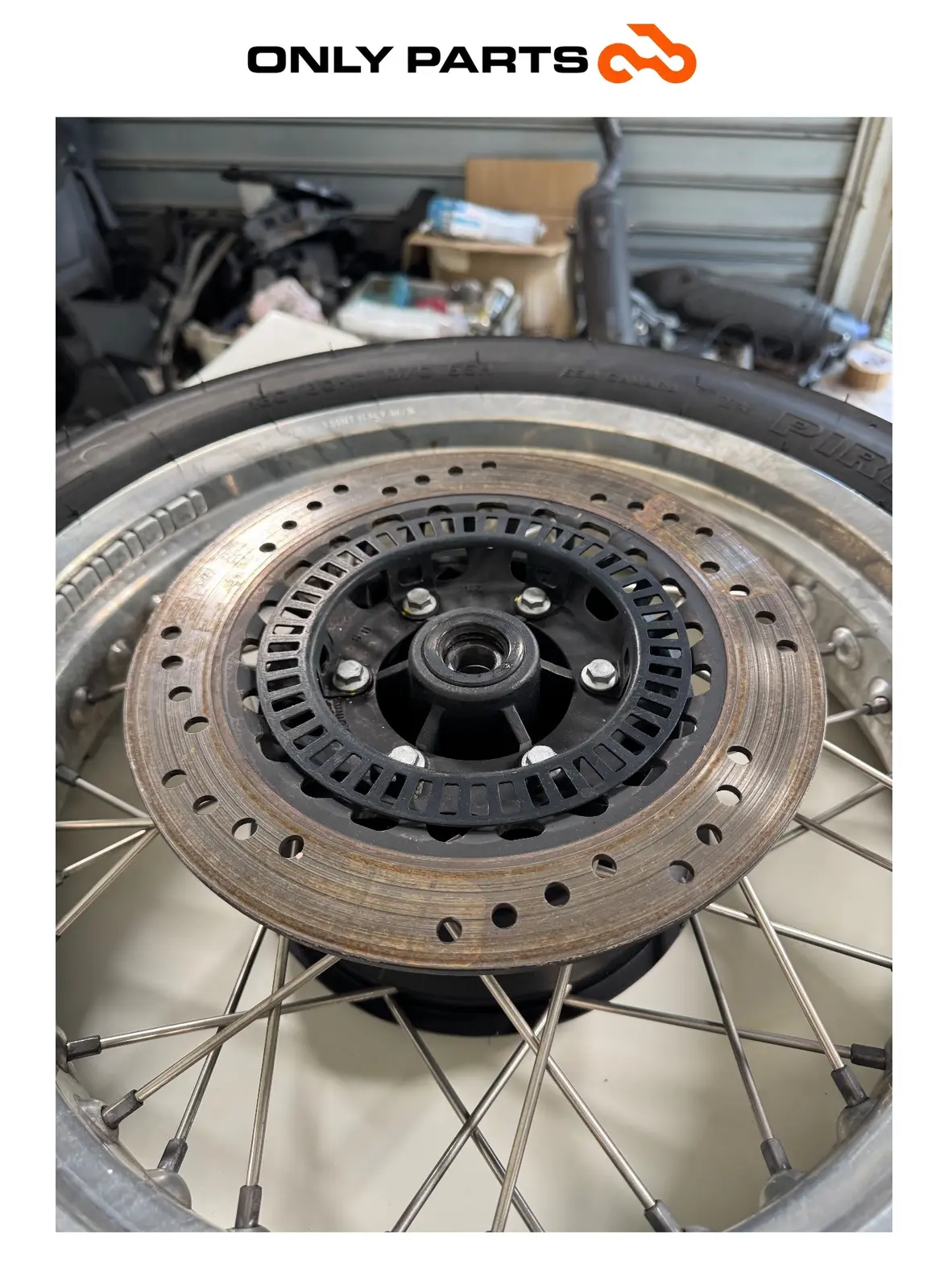 Cerchio posteriore Moto Guzzi V7 III Special 750cc 2019 Azzurro de segunda mano — foto real 11