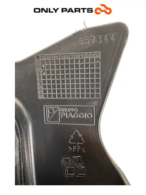 Convogliatore aria radiatore Piaggio Mp3 Yourban 300cc 2013 Bianco de segunda mano — foto real 8