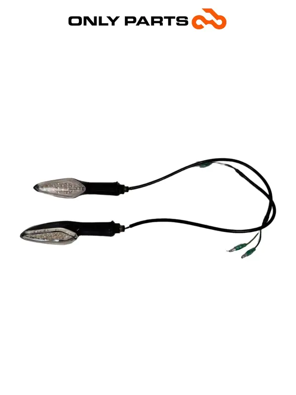 ЧИФТ ПРЕДНИ LED МИГАЧИ QUADRO 350 S 2013