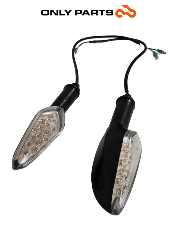 ЧИФТ ПРЕДНИ LED МИГАЧИ QUADRO 350 S 2013 — 5