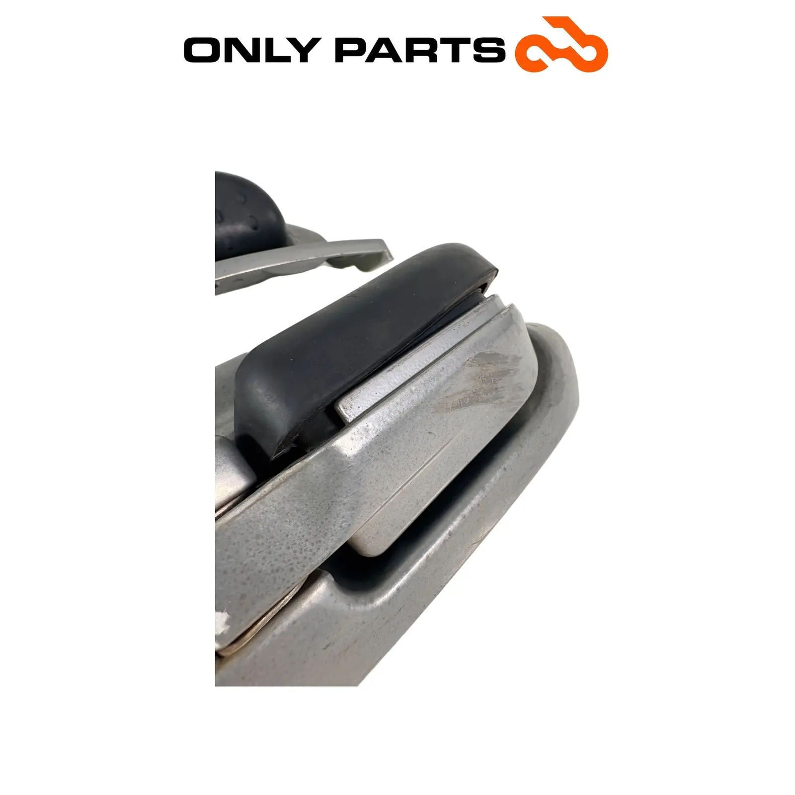 Used Pair of passenger footrests Aprilia Scarabeo 300 2010 Aprilia Scarabeo 300cc 2010 Bianco — real photo 7