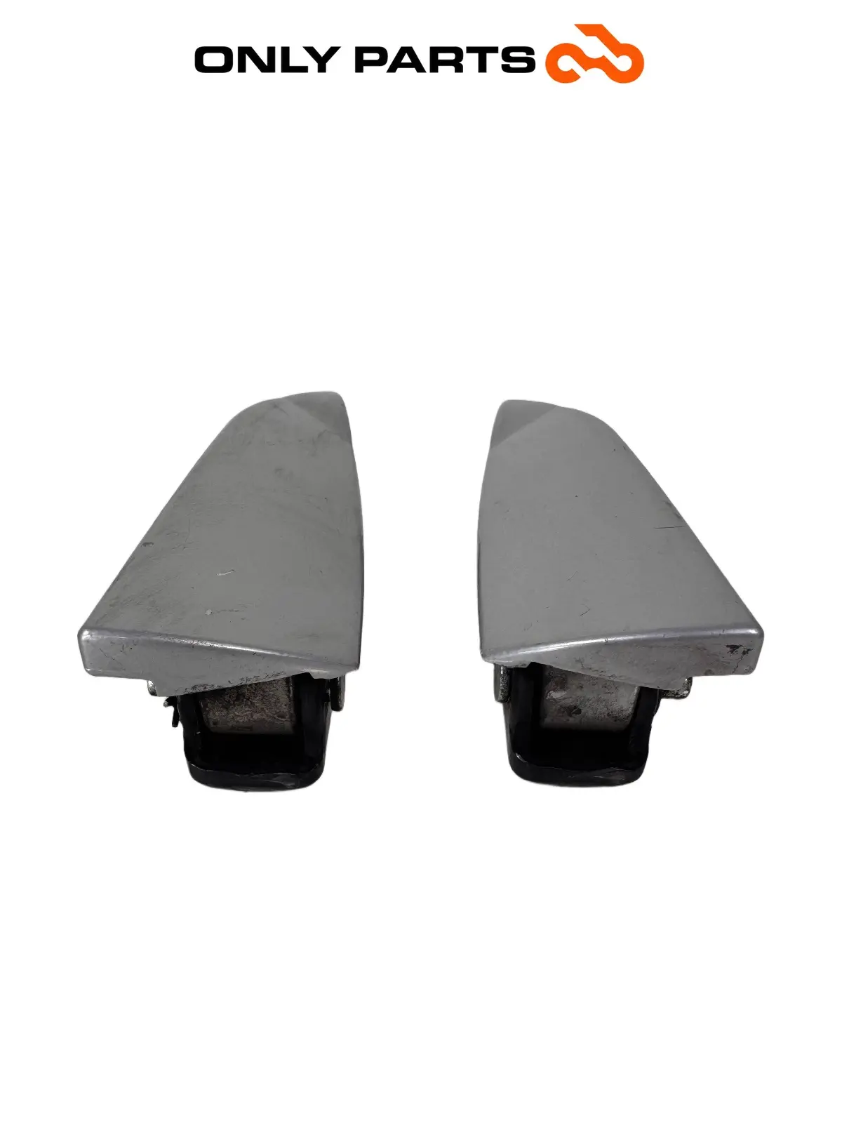 Gebrauchte Coppia poggiapiedi posteriori Piaggio Mp3 Yourban 300cc 2013 Bianco — echtes Foto 5