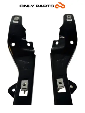 Par de suportes do estribo Piaggio MP3 250 2009 OEM Piaggio MP3 250cc 2009 Grigio usada — foto real 7