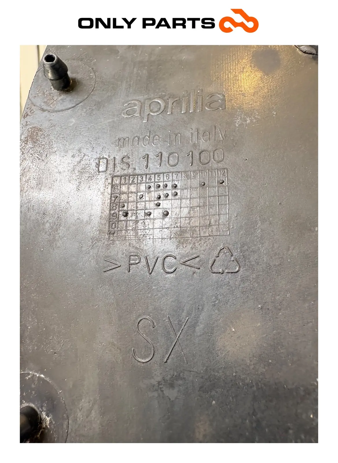 Used Pair of rubber footboard mats Aprilia Scarabeo 300 2010 Aprilia Scarabeo 300cc 2010 Bianco — real photo 7