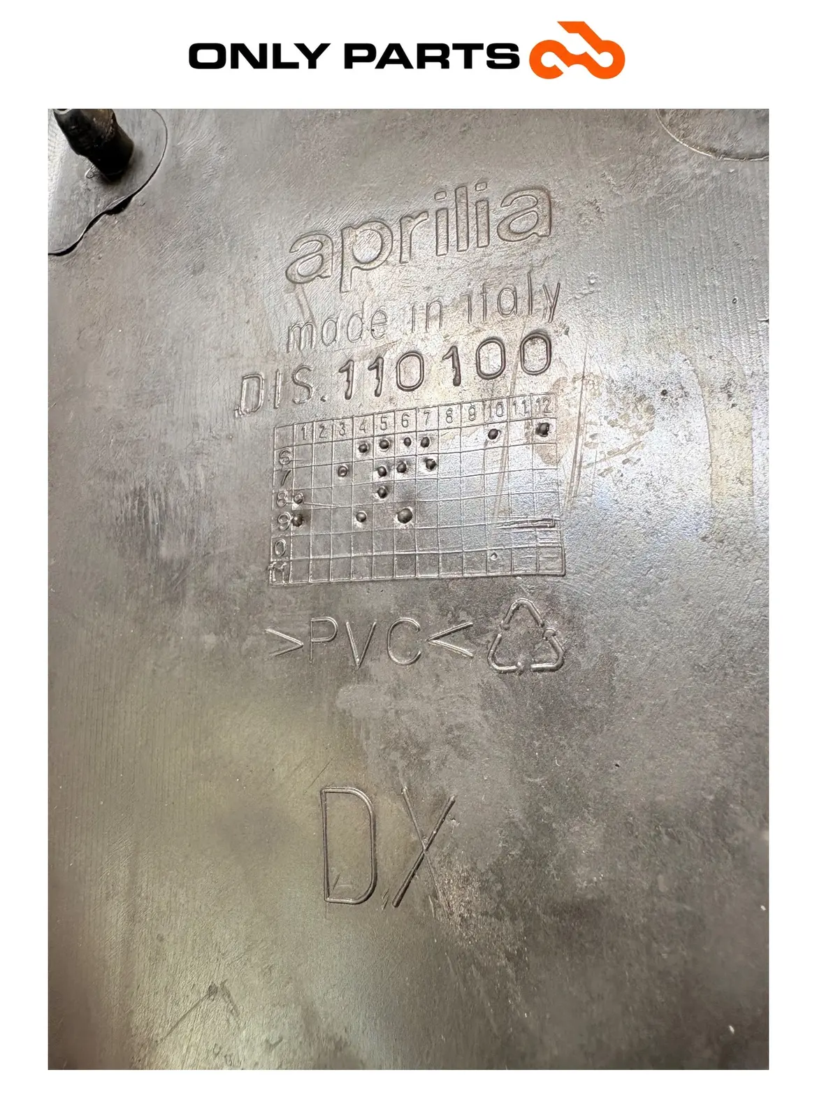 Used Pair of rubber footboard mats Aprilia Scarabeo 300 2010 Aprilia Scarabeo 300cc 2010 Bianco — real photo 8