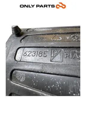 Para gumowych dywaników podestu Piaggio MP3 250 2009 OEM Piaggio MP3 250cc 2009 Grigio używana — prawdziwe zdjęcie 8