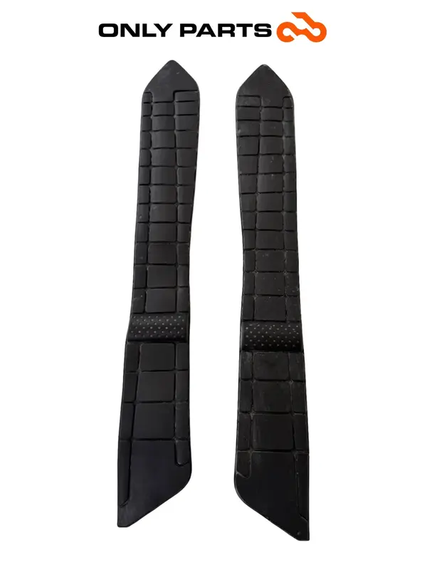 PAR TAPETES ESTRIBO EM BORRACHA SUZUKI BURGMAN 650 2010 — 3