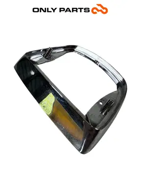ХРОМИРАНА РАМКА ЗАДЕН СТОП PIAGGIO VESPA LX 125 2011 OEM Piaggio Vespa Lx 125cc 2011 Nero употребявана — истинска снимка 5