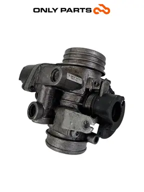 CORPO BORBOLETA INJECAO COM SENSOR BMW F 650 CS 2001 BMW F 650 CS 2001 Grigio usada — foto real 6