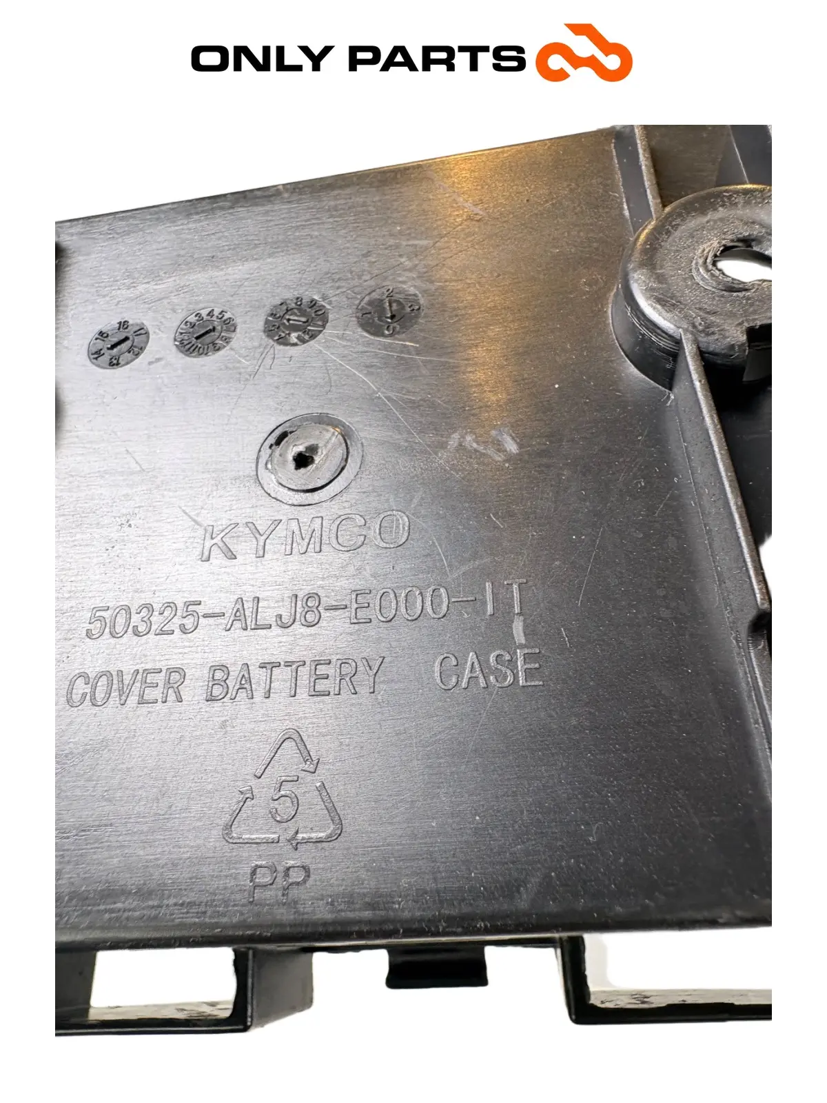 Gebrauchte Batteriefachdeckel Trittbrett Kymco Agility 125 2015 Kymco Agility 125cc 2015 Nero — echtes Foto 8