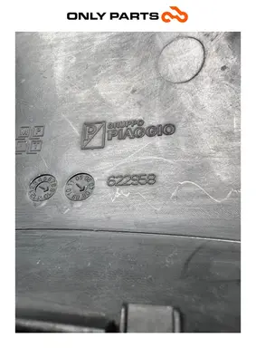 Used Inner handlebar cover black Piaggio MP3 250 2009 Piaggio MP3 250cc 2009 Grigio — real photo 14