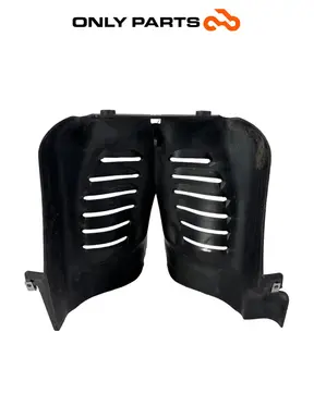 Cache anti-projection de radiateur Piaggio MP3 250 2009 Piaggio MP3 250cc 2009 Grigio d'occasion — photo réelle 6