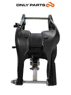 Forcellone posteriore / Braccio oscillante Yamaha Tracer 900cc 2019 Nero de segunda mano — foto real 10