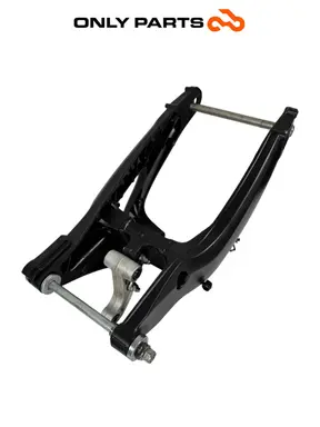 Forcellone posteriore / Braccio oscillante Yamaha Tracer 900cc 2019 Nero de segunda mano — foto real 4