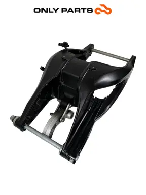 Forcellone posteriore / Braccio oscillante Yamaha Tracer 900cc 2019 Nero de segunda mano — foto real 6