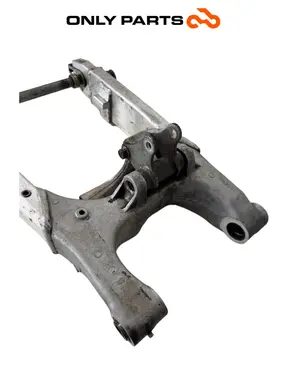 WAHACZ TYLNY ALUMINIOWY HONDA VTR 1000 F 1999 Honda VTR 1000 F 1999 Rosso używana — prawdziwe zdjęcie 8