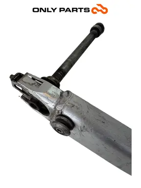 WAHACZ TYLNY ALUMINIOWY HONDA VTR 1000 F 1999 Honda VTR 1000 F 1999 Rosso używana — prawdziwe zdjęcie 9