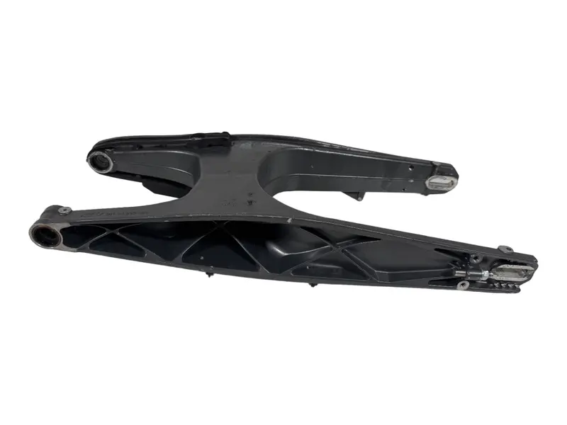 ZADNÍ KYVNÁ VIDLICE KTM DUKE 200CC 2012 OEM 90104030033 — 4