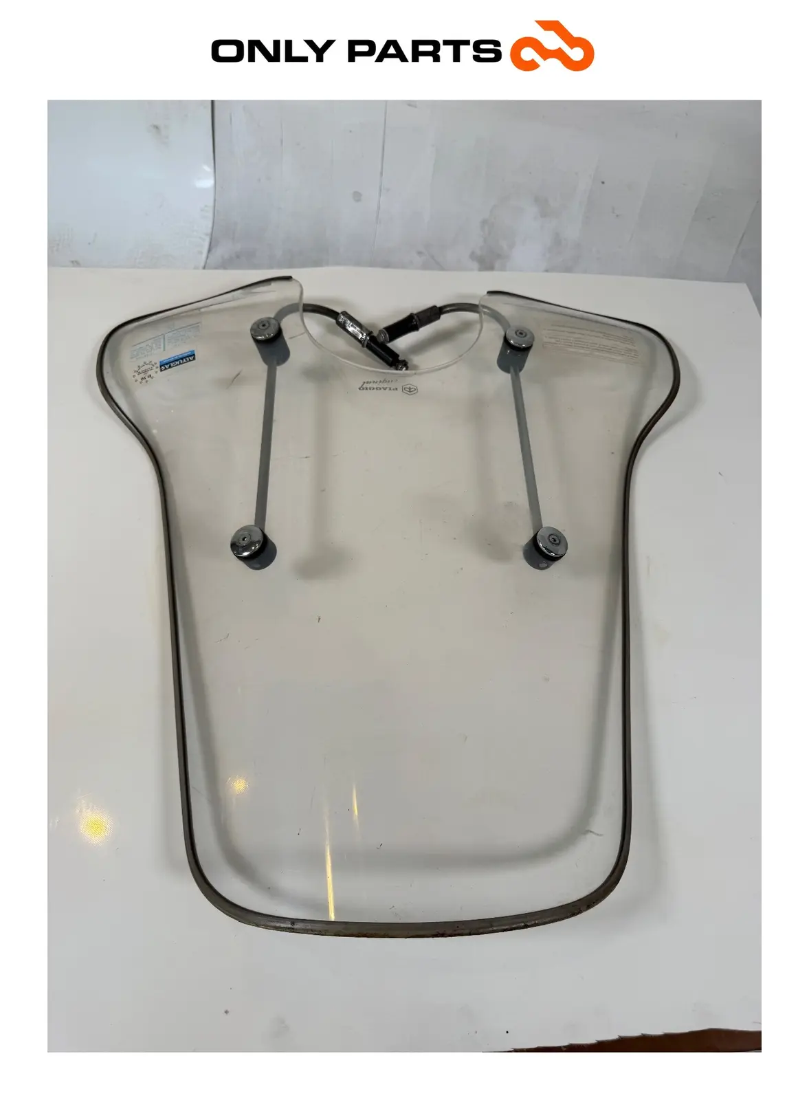 PARA-BRISAS MEDIO COM SUPORTES PIAGGIO VESPA LX 125 2011 Piaggio Vespa Lx 125cc 2011 Nero usada — foto real 6