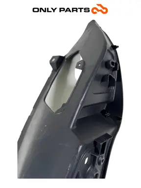 Дясна стъпенка черна пластмаса Piaggio MP3 250 2009 OEM Piaggio MP3 250cc 2009 Grigio употребявана — истинска снимка 11