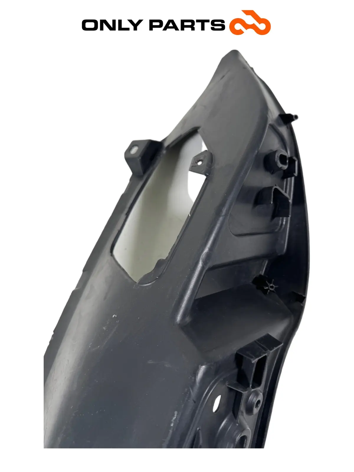 Дясна стъпенка черна пластмаса Piaggio MP3 250 2009 OEM Piaggio MP3 250cc 2009 Grigio употребявана — истинска снимка 11