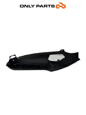 Лява стъпенка черна пластмаса Piaggio MP3 250 2009 Piaggio MP3 250cc 2009 Grigio употребявана — истинска снимка 2