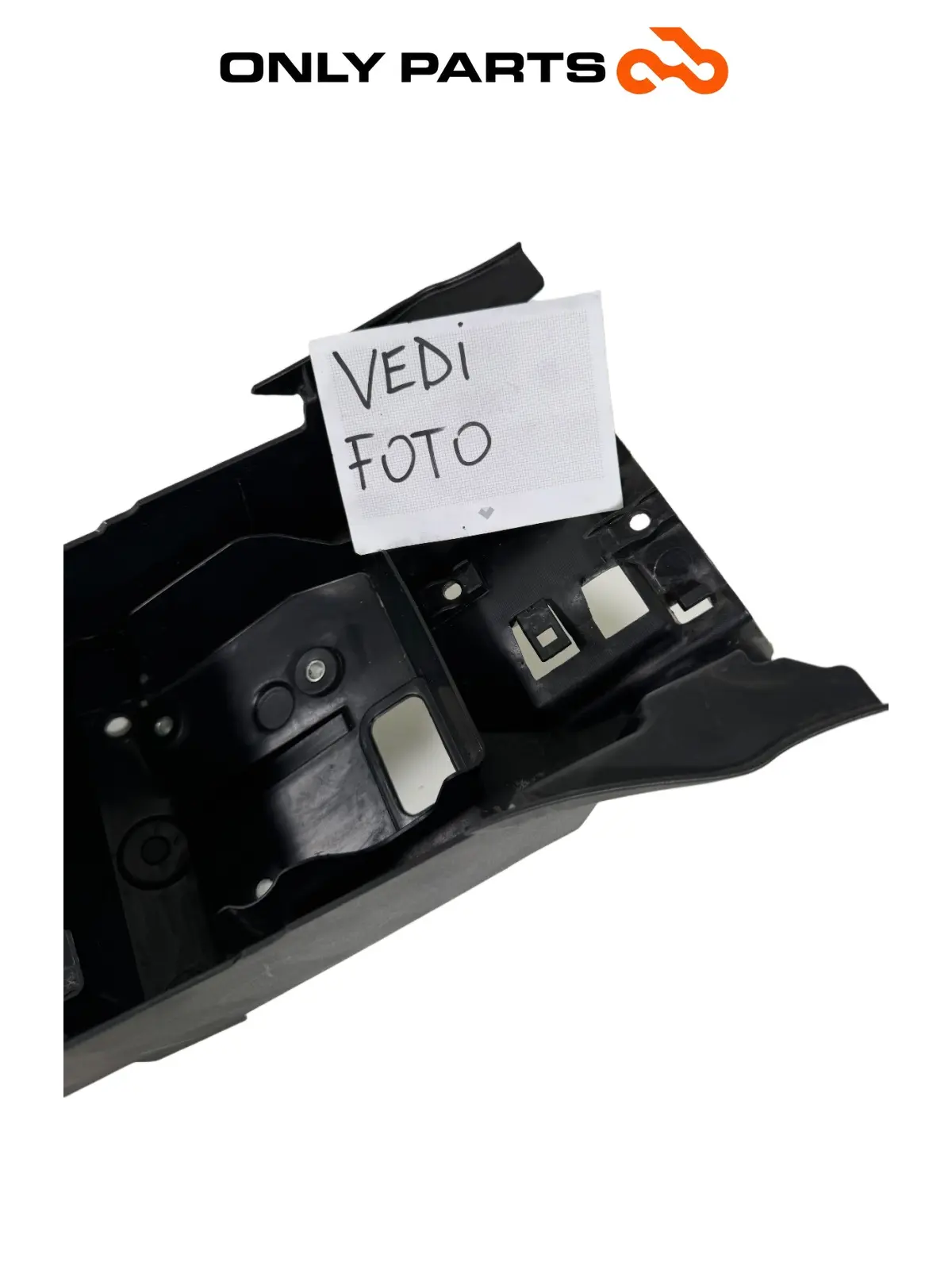 Plastica sottosella / vano batteria Yamaha Tracer 900cc 2019 Nero de segunda mano — foto real 7