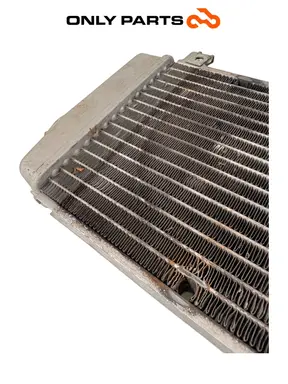 Radiador de refrigeración de aluminio Piaggio MP3 Yourban 300 2013 Piaggio Mp3 Yourban 300cc 2013 Bianco de segunda mano — foto real 7