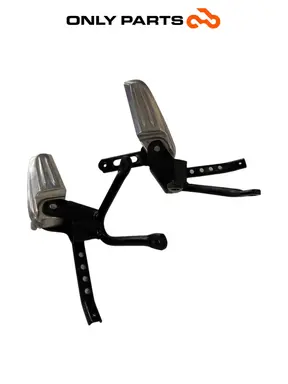 Gebrauchte Set pedane posteriori Honda PCX 125cc 2011 Grigio — echtes Foto 3