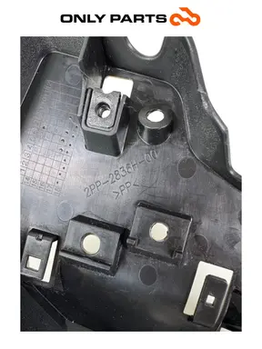 Staffa supporto carena codone posteriore Yamaha Tracer 900cc 2019 Nero de segunda mano — foto real 8