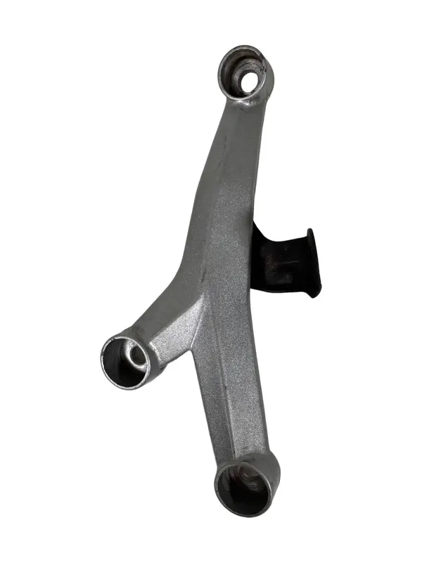 DRŽÁK MOTORU LEVÝ KTM DUKE 200CC 2012 OEM 90103005000 — 3