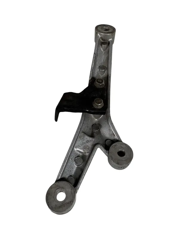 DRŽÁK MOTORU LEVÝ KTM DUKE 200CC 2012 OEM 90103005000 — 5