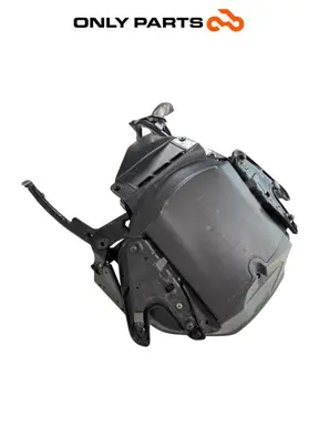 РАМКА ЕЛЕКТРИЧЕСКИ ВЕТРОБРАН SUZUKI BURGMAN 650 2010 Suzuki Burgman 650cc 2010 Bianco употребявана — истинска снимка 2