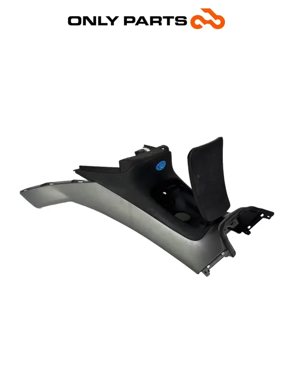 Centre tunnel with fuel cap flap Piaggio MP3 250 2009 OEM — 3