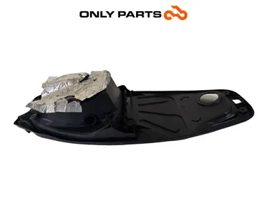 Hueco portacascos bajo asiento 81250-LGE5-E000 Kymco People GTi 300 Kymco People GTi 300cc 2014 Bianco de segunda mano — foto real 11