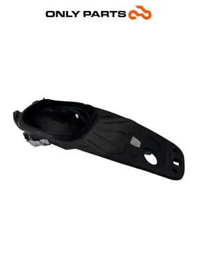 Hueco portacascos bajo asiento 81250-LGE5-E000 Kymco People GTi 300 Kymco People GTi 300cc 2014 Bianco de segunda mano — foto real 6