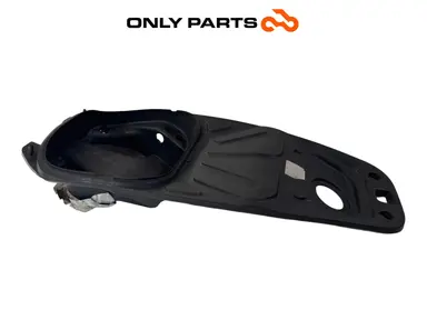 Hueco portacascos bajo asiento 81250-LGE5-E000 Kymco People GTi 300 Kymco People GTi 300cc 2014 Bianco de segunda mano — foto real 7