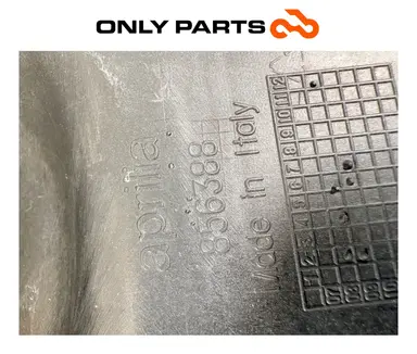 Used Under-seat helmet storage box Aprilia Scarabeo 300 2010 Aprilia Scarabeo 300cc 2010 Bianco — real photo 11
