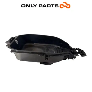 Used Under-seat helmet storage box Aprilia Scarabeo 300 2010 Aprilia Scarabeo 300cc 2010 Bianco — real photo 4